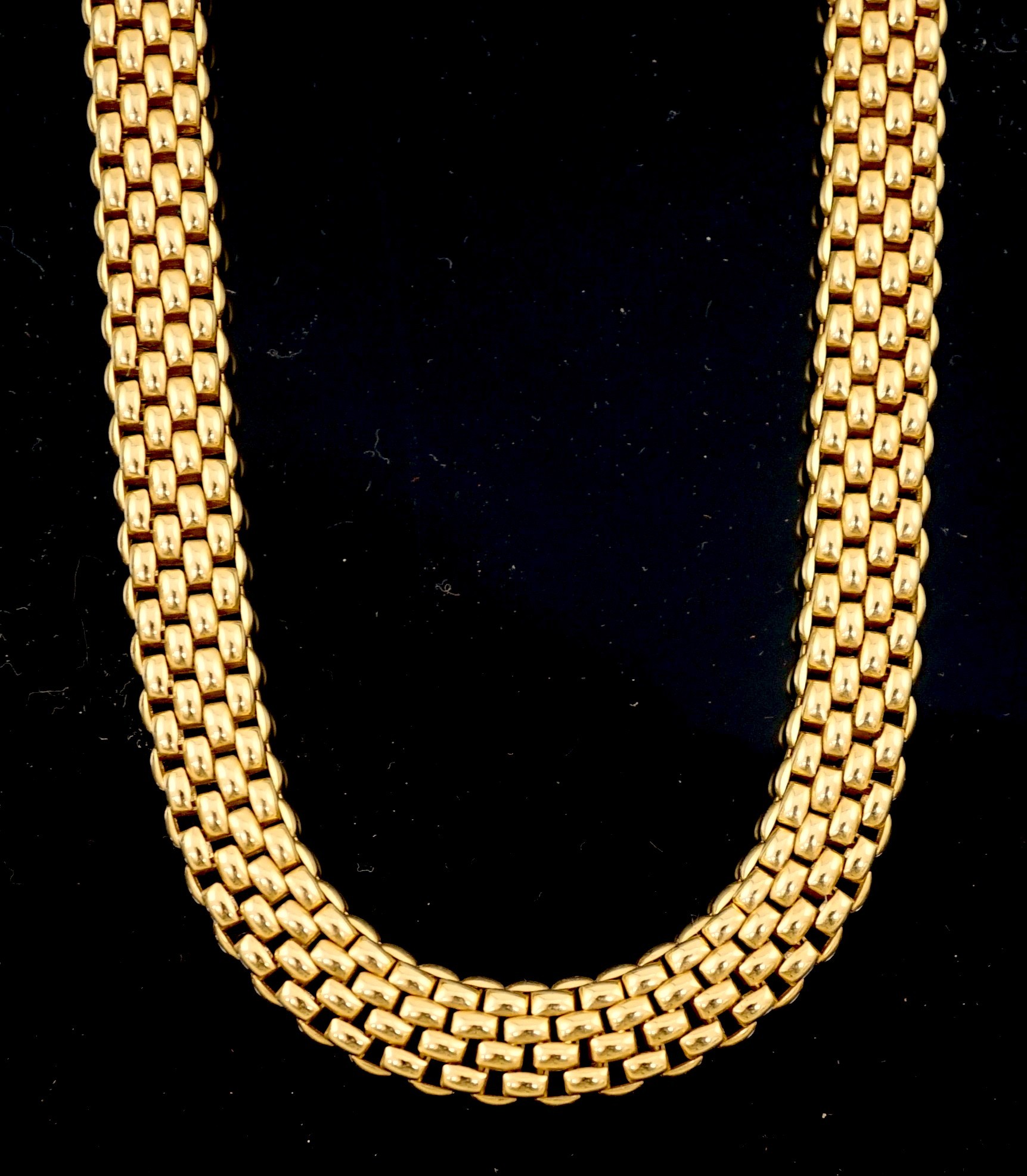 A modern Italian Fope 18ct gold brick link necklace